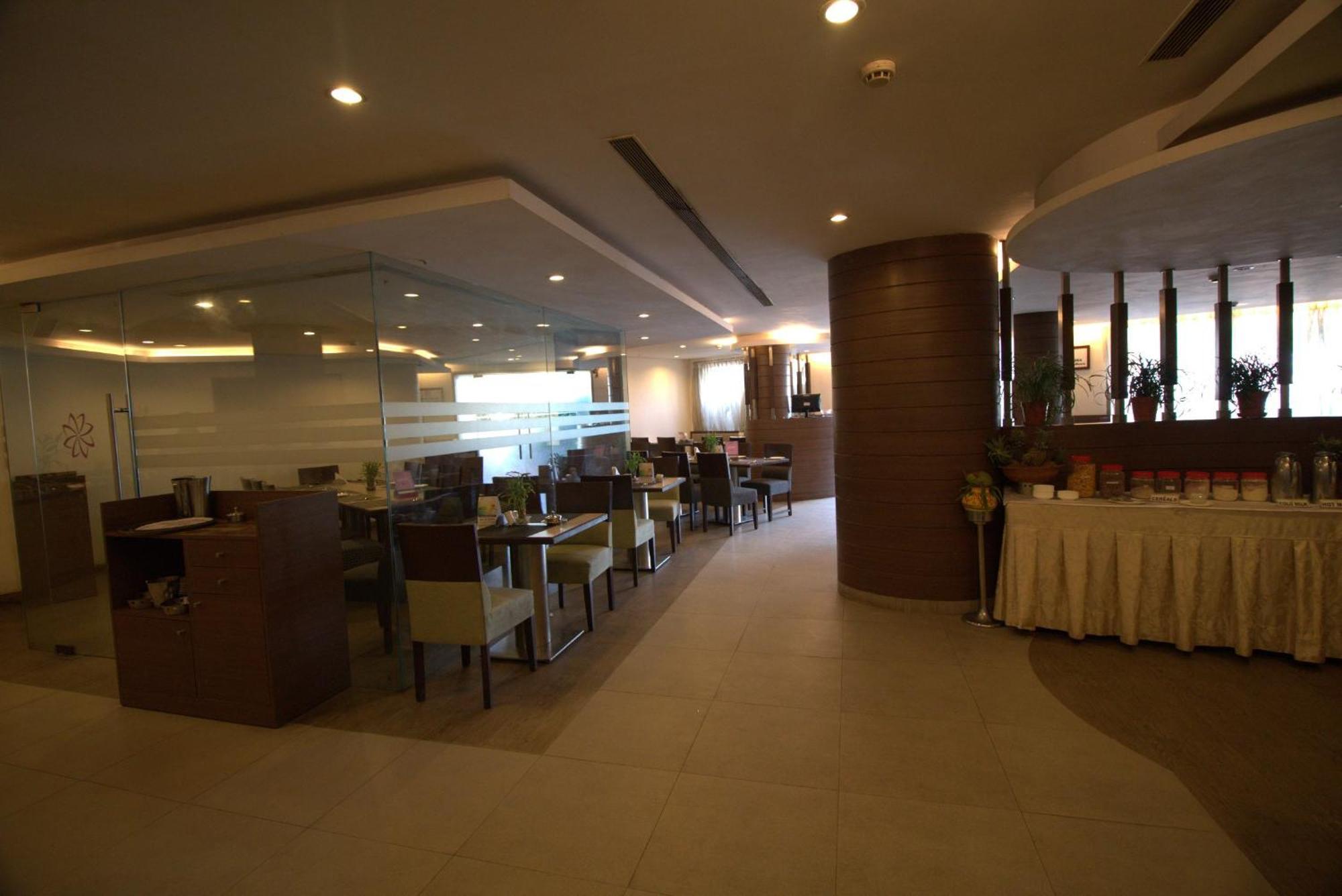 Hotel Ira By Orchid Bhubaneswar Esterno foto