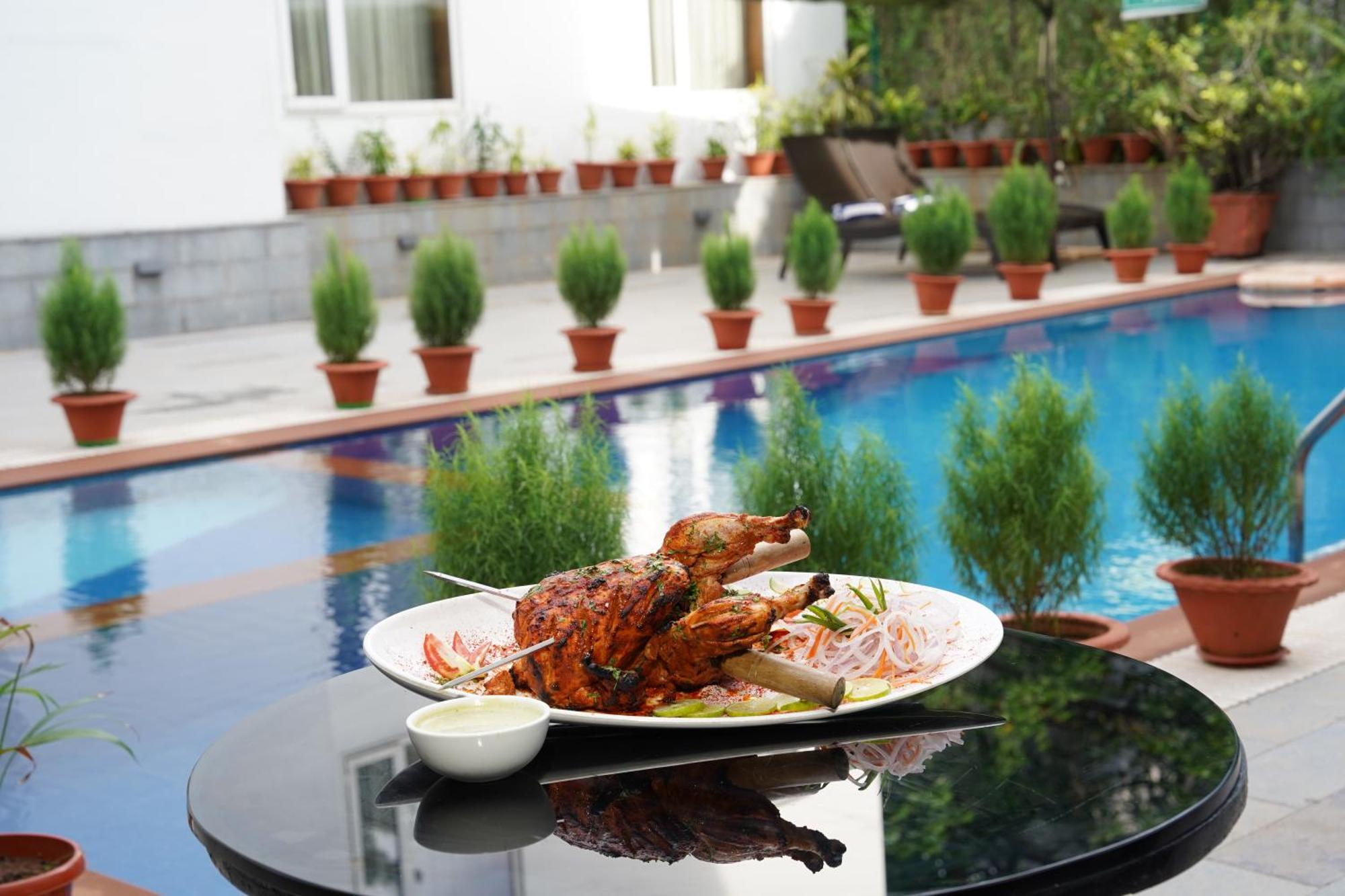 Hotel Ira By Orchid Bhubaneswar Esterno foto