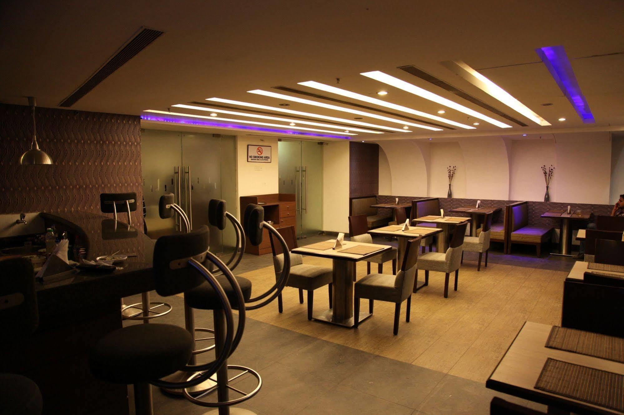 Hotel Ira By Orchid Bhubaneswar Esterno foto